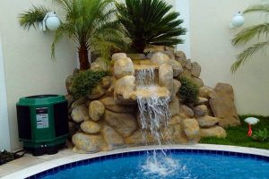 Piscinas com cascatas de pedras artificiais 3